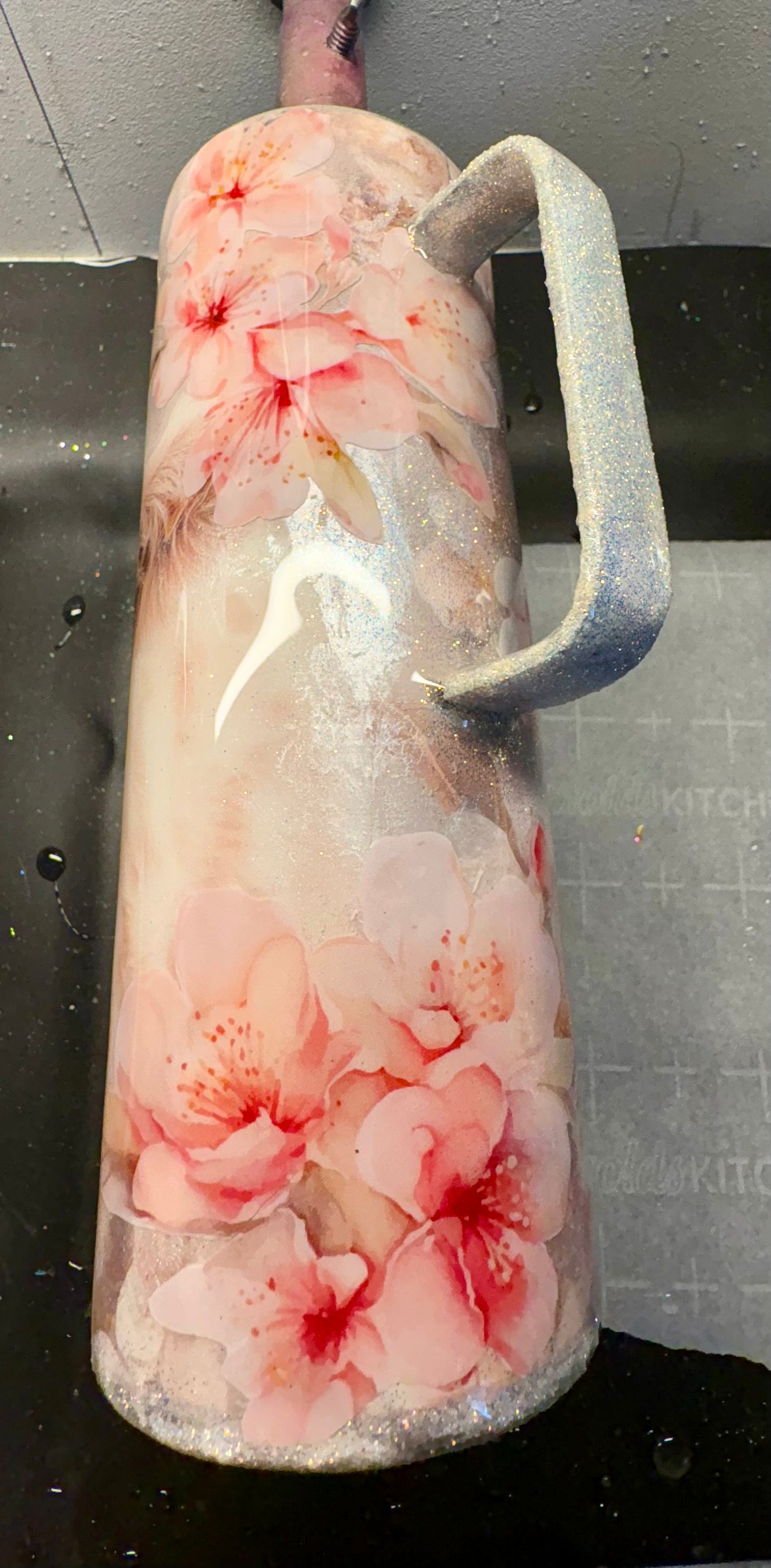 20 oz stainless steel tumbler with handle and adorable highland cow vinyl print with flowers