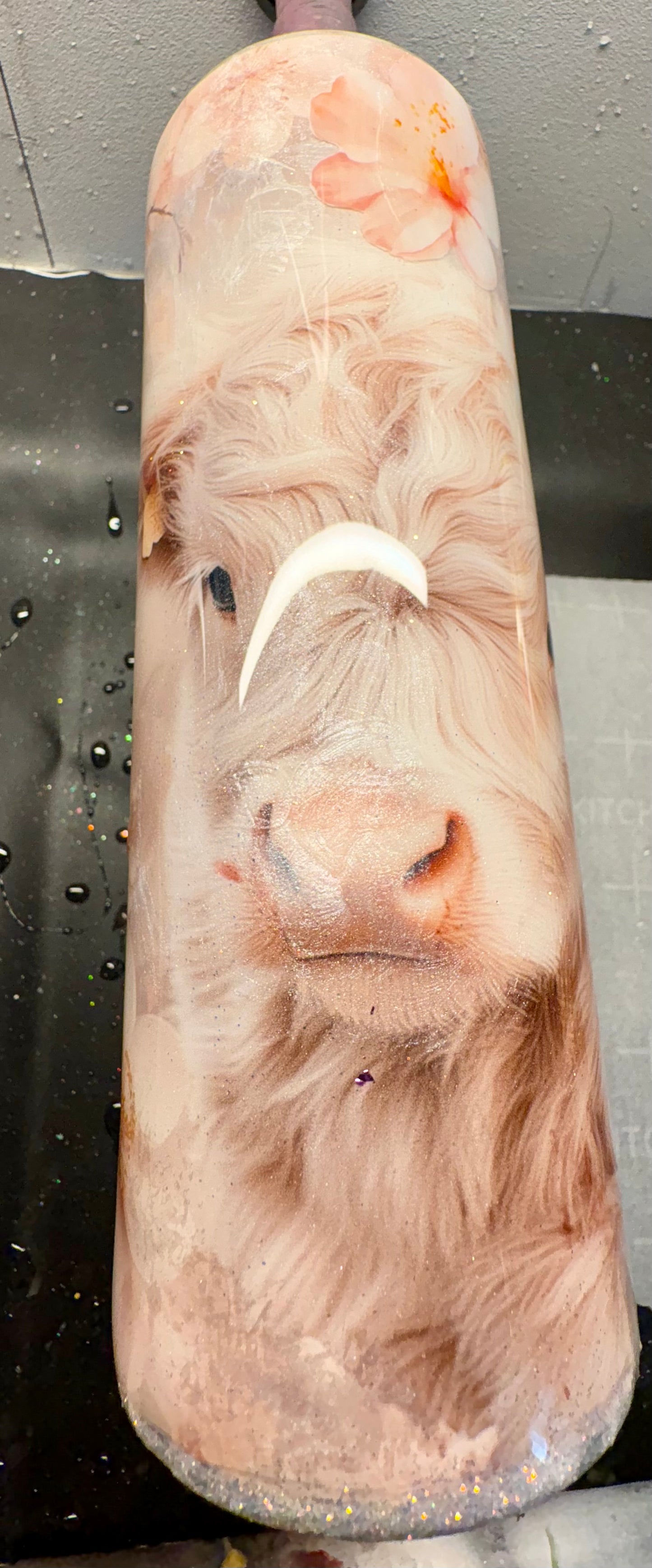 20 oz stainless steel tumbler with handle and adorable highland cow vinyl print with flowers