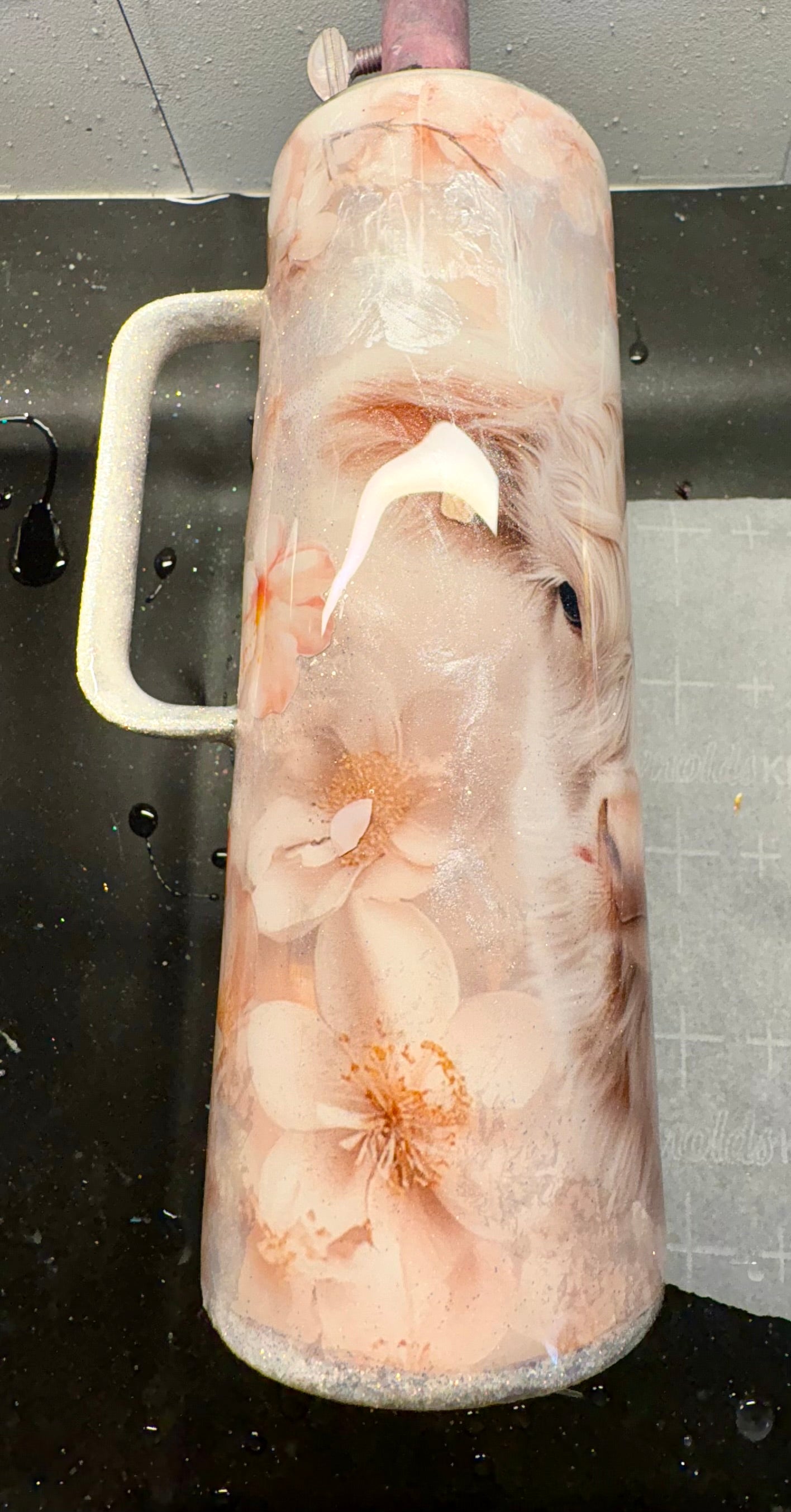 20 oz stainless steel tumbler with handle and adorable highland cow vinyl print with flowers