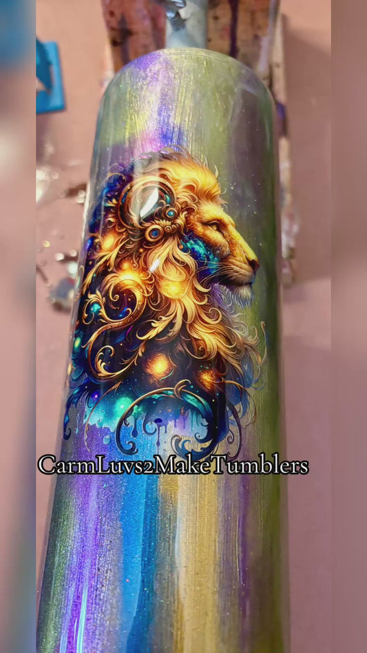 30 oz skinny duo/Chameleon pigments with gorgeous lion decal.